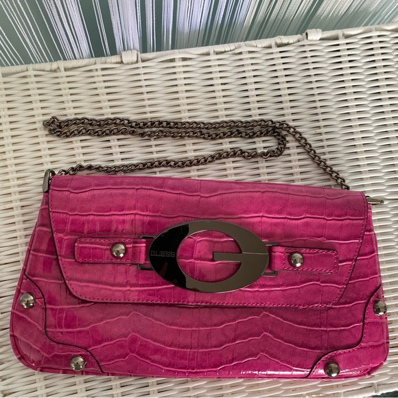 Guess Pink Patent Shoulder Chain Purse - Picture 12 of 17